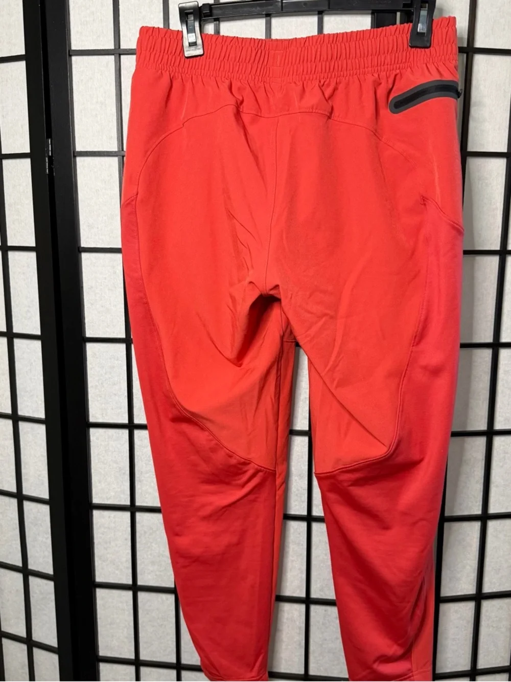 Under Armour Women's Red UNSTOPPABLE Jogger Track Pants M NWOT - Picture 3 of 7